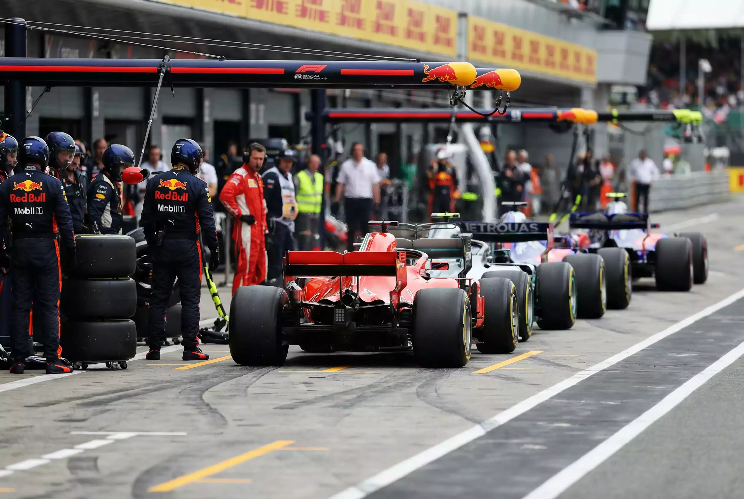 Formel 1 Qualifying Ablauf Q1 Q2 Q3 mit Fahrern auf der Strecke